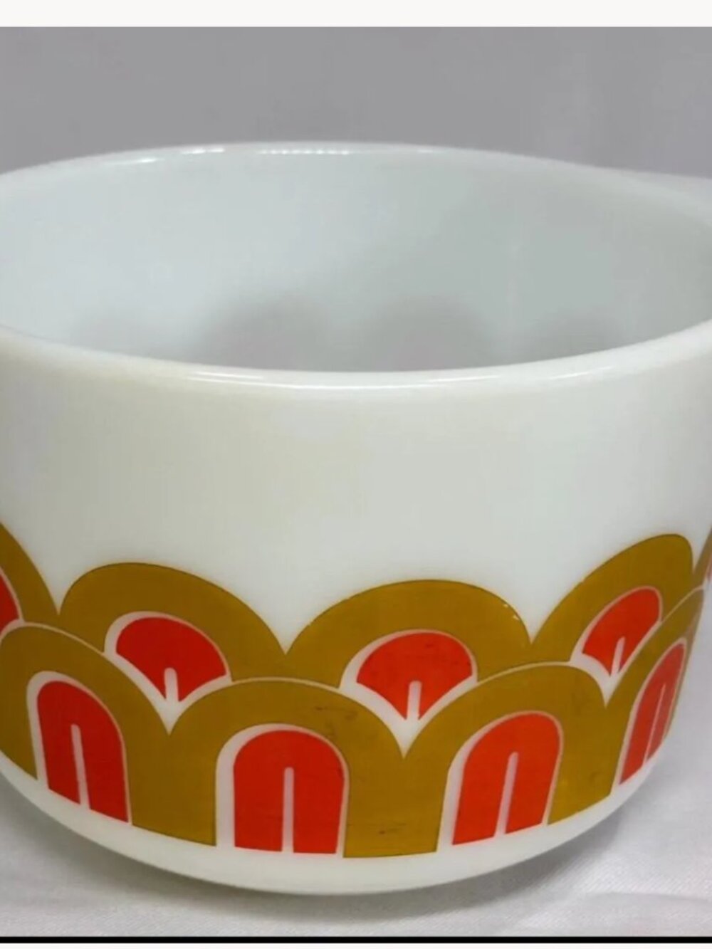 Vintage Antique PYREX Fish Scales Arches Art Deco 1.5 qt Mixing Bowl 1970s